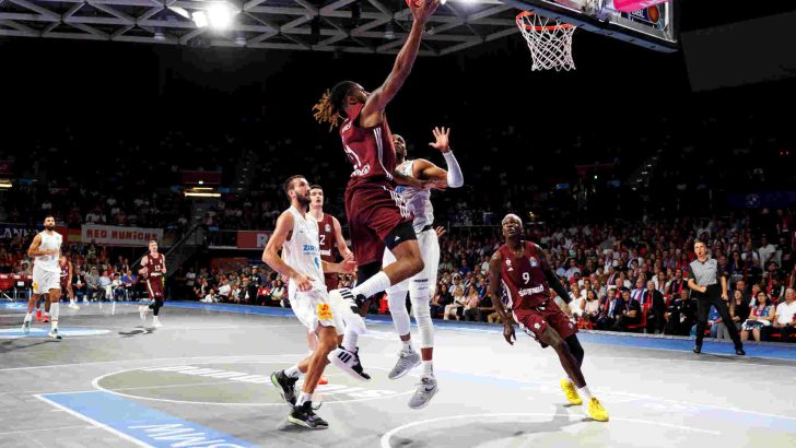 Fotos de capa do jogo de basquete do Bayern na ação Dunks of Tomorrow, apoiada pela BMW