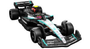 Foto da dianteira do Hot Wheel da escuderia Mercedes da Formula 1