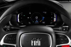 Foto do quadro de instrumentos do Fiat Pulse Impetus 2026 híbrido