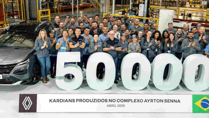 Foto de capa da unidade 50 mil do Renault Kardian fabricado no Brasil