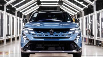 Picture of the first Renault Boreal produced in Brazil