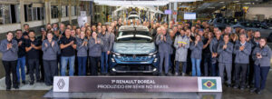 Foto do primeiro Renault Boreal fabricado no Brasil