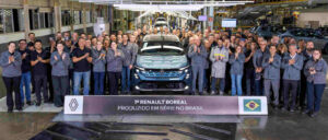 Foto de capa do primeiro Renault Boreal fabricado no Brasil