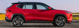 Foto do design lateral do Yaris Cross XRX híbrido