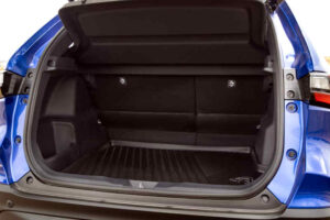 Foto do porta-malas do Toyota Yaris Cross XRX à combustão