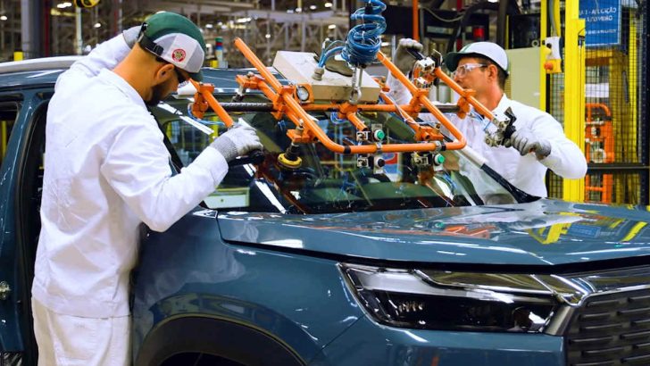 Foto da fábrica da Honda em Sumaré produzindo o WR-V