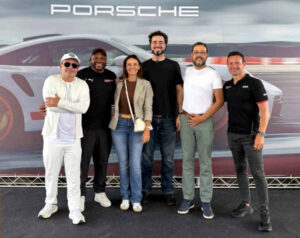 Convidados da Bamaq Porsche Center BH, incluindo o piloto Fabio Carbone