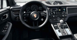 Foto do painel do Porsche Macan T