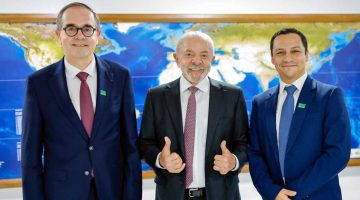 Foto com François Provost, presidente Lula e Ariel Montenegro